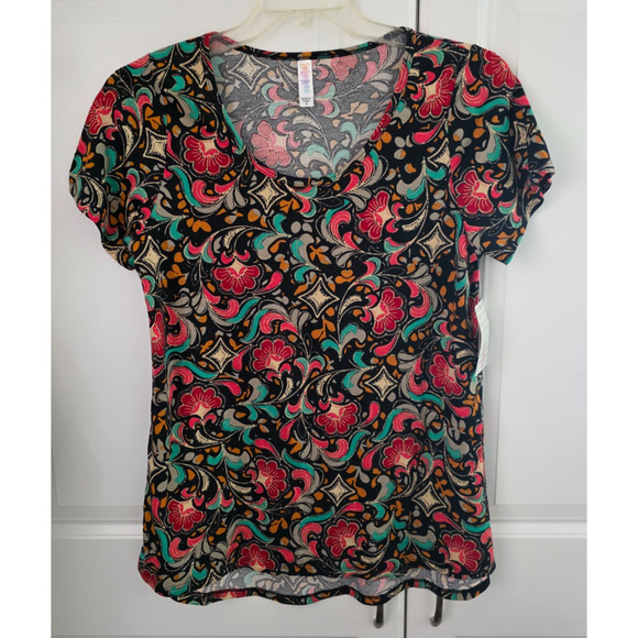 LuLaRoe Tops - LuLaRoe Classic T Shirt Size M Black & Red Floral Short Sleeve NEW
